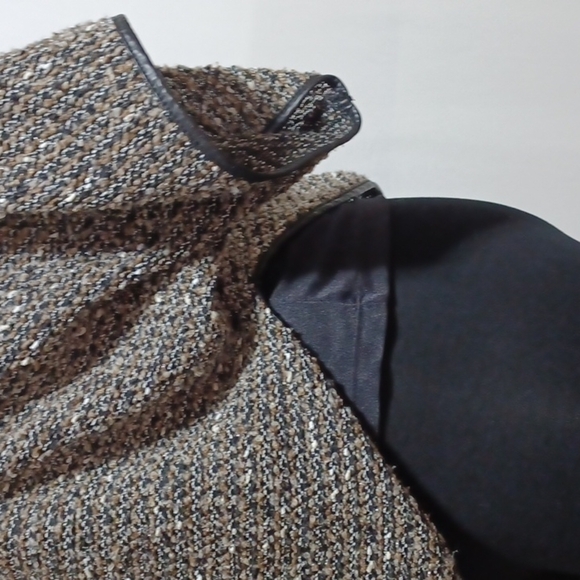 BALI CORP. SWEATER CAPE IN A BEAUTIFUL MULTI COLOR KNIT - Picture 5 of 7